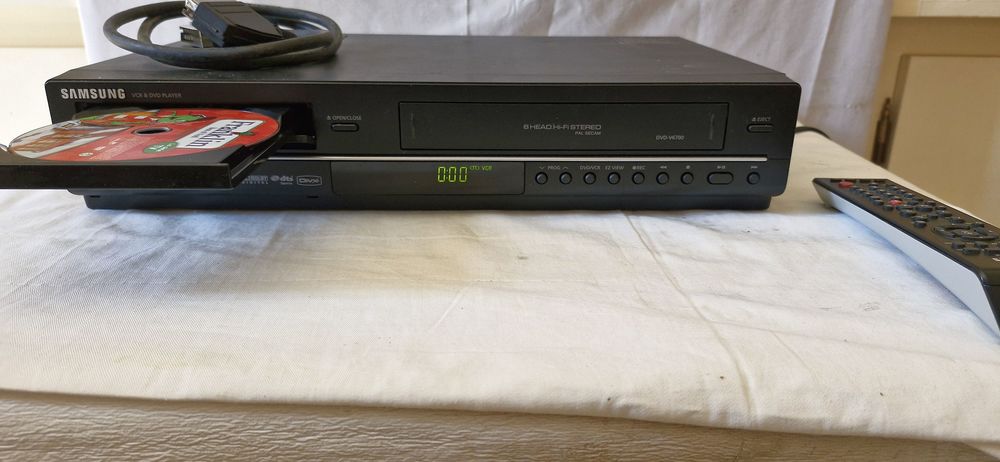 Combin&eacute; Samsung: magn&eacute;toscope et lecteur DVD/CD audio
Photos/Video/TV