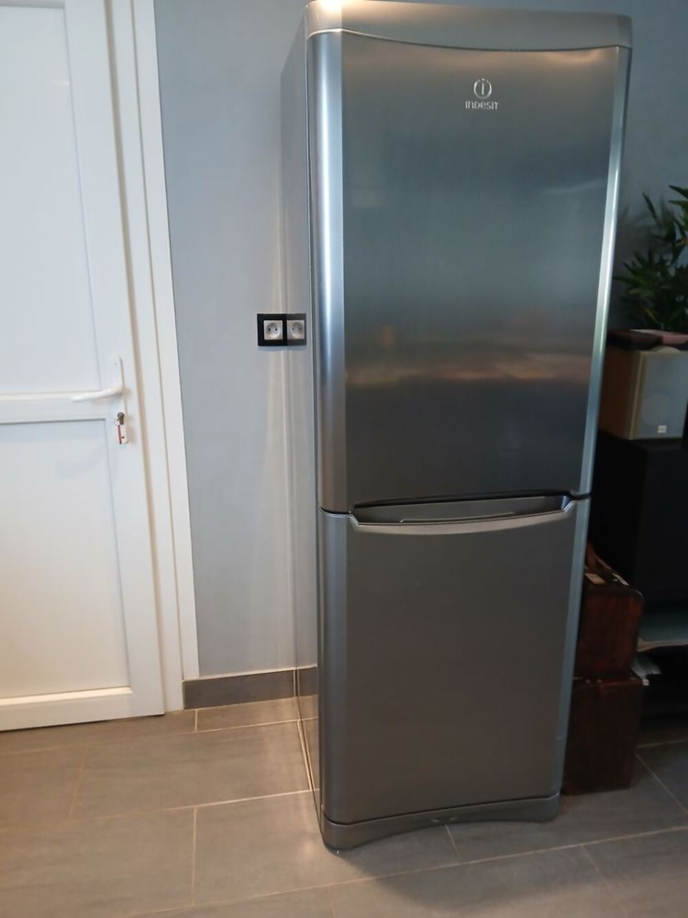 r&eacute;frig&eacute;rateur / cong&eacute;lateur gris metallis&eacute; Electroménager
