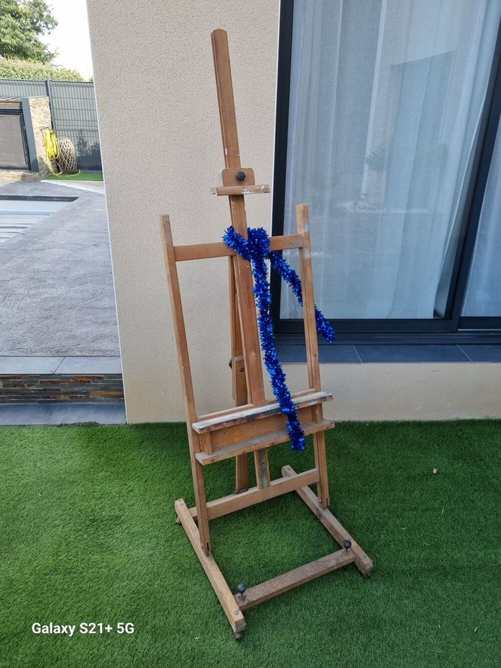 Chevalet d'atelier sur roulettes. Meubles