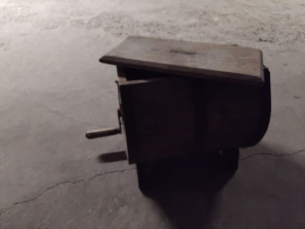 BARRATE A BEURE COLLECTOR ET EN ETAT DE FONCTIONNER Décoration
