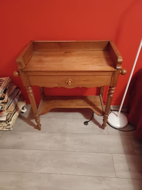 Coiffeuse en merisier et miroir à poser Orsay (91)