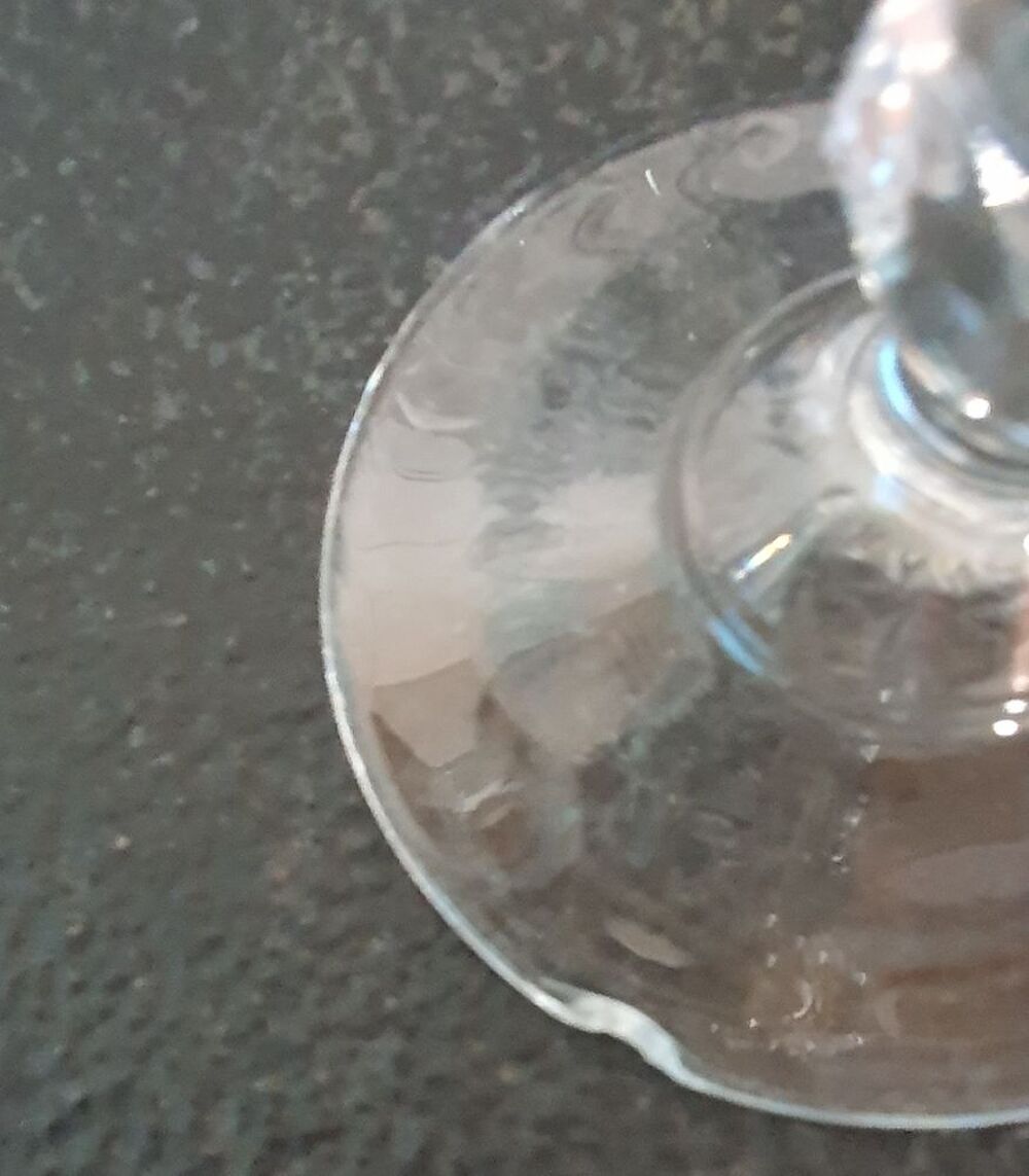 Ensemble de 39 Verres &agrave; pied Luminarc Décoration