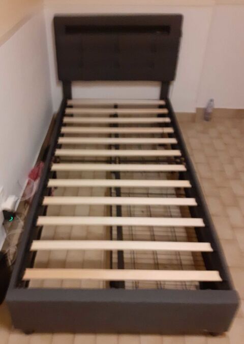 lit led multicolores avec sommier �  lattes 200 x 90 120 Saint-Amand-Montrond (18)