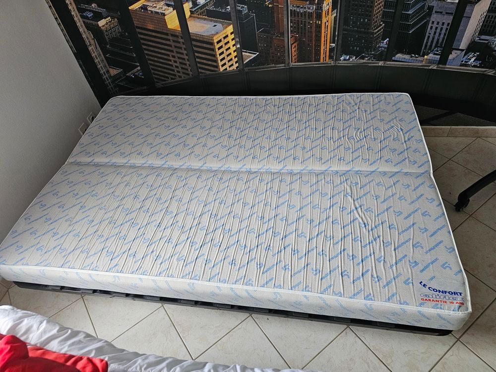 Banquette convertible clic-clac 3 places, tr&egrave;s confortable e Meubles