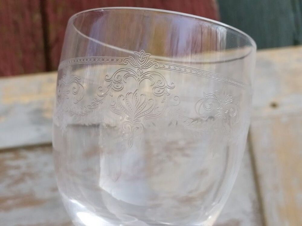 6 Verres &agrave; Eau et 4 Verres &agrave; Vins Cristal Motif Guirlande 
Décoration
