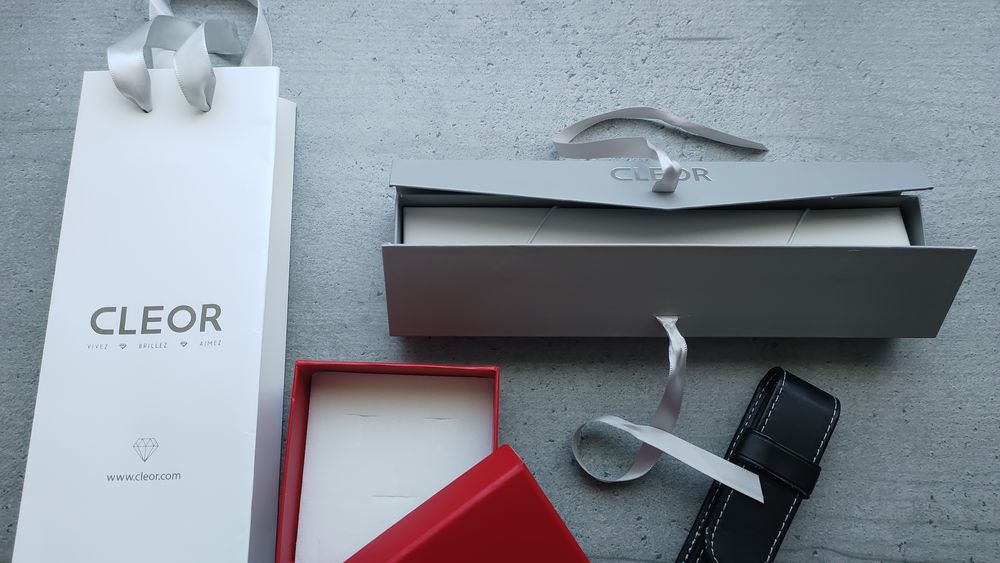 Lot de bo&icirc;tes de pr&eacute;sentation pour bijoux en tr&egrave;s bon &eacute;tat Bijoux et montres