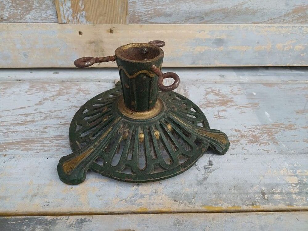 Ancien Support Pied de Sapin Fonte Art D&eacute;co 
Décoration