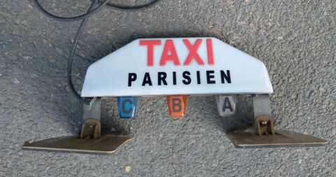 enseigne taxi parisien 300 Beauchamp (95)