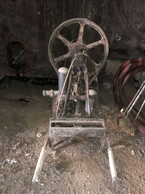 Vieille pompe � vin Normacem en bon �tat 100 Montr�al (32)