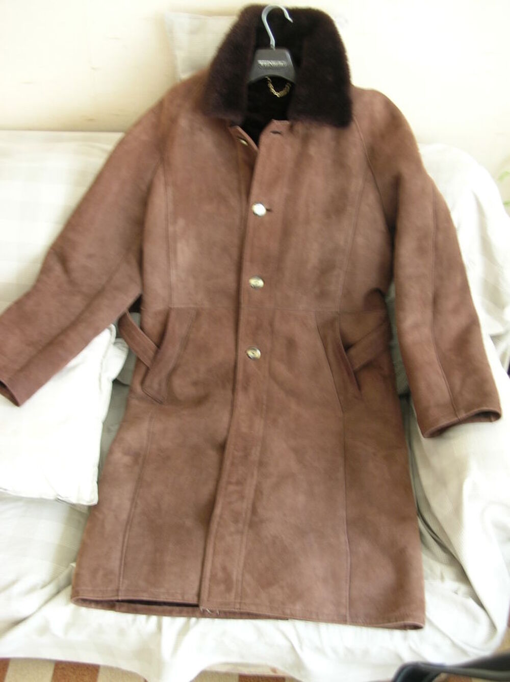 Vends Manteau, mouton retourn&eacute; Vêtements