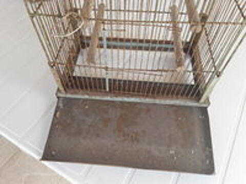   Petite cage  oiseaux ancienne dans son jus 