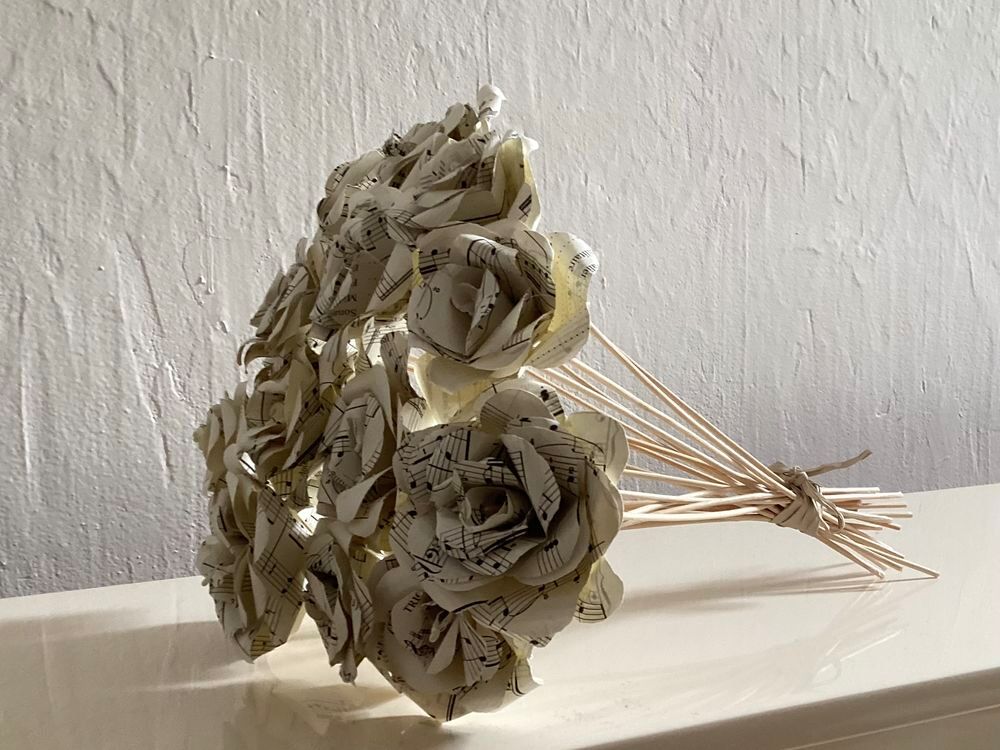 Bouquet de fleurs en partition de musique Décoration