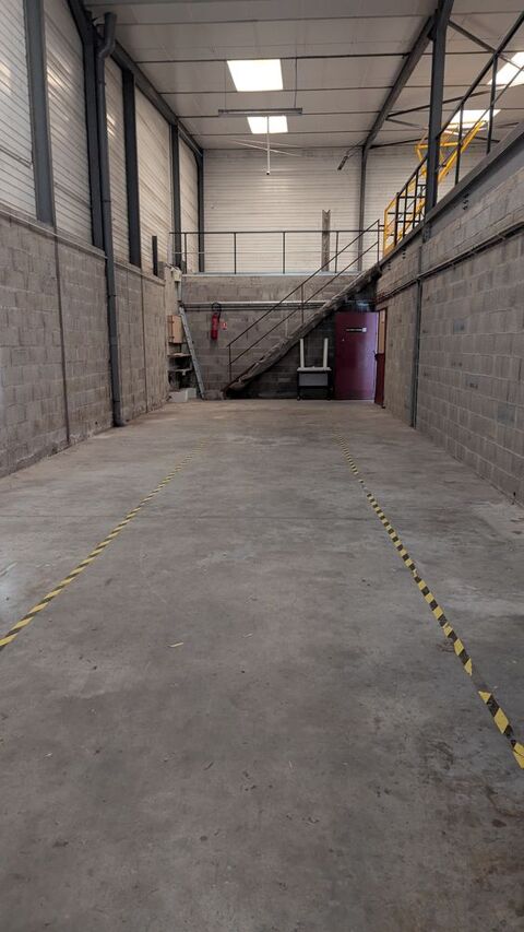 loue entrepôt et zone d'atelier loyer 1950 ht 0 34980 Montferrier-sur-lez