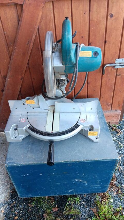 A V Scie &agrave; onglets MAKITA R&eacute;f : L S 1040 N . 245 33124 Aillas