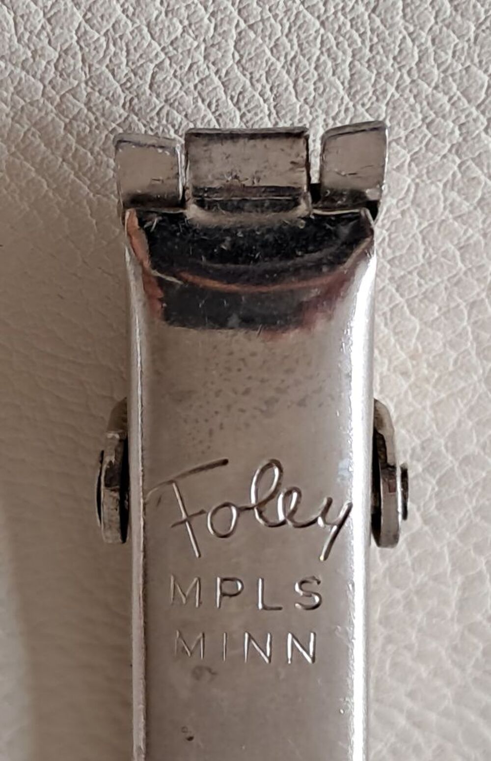 ouvre bouteille d&eacute;capsuleur &agrave; pincer vintage foley 