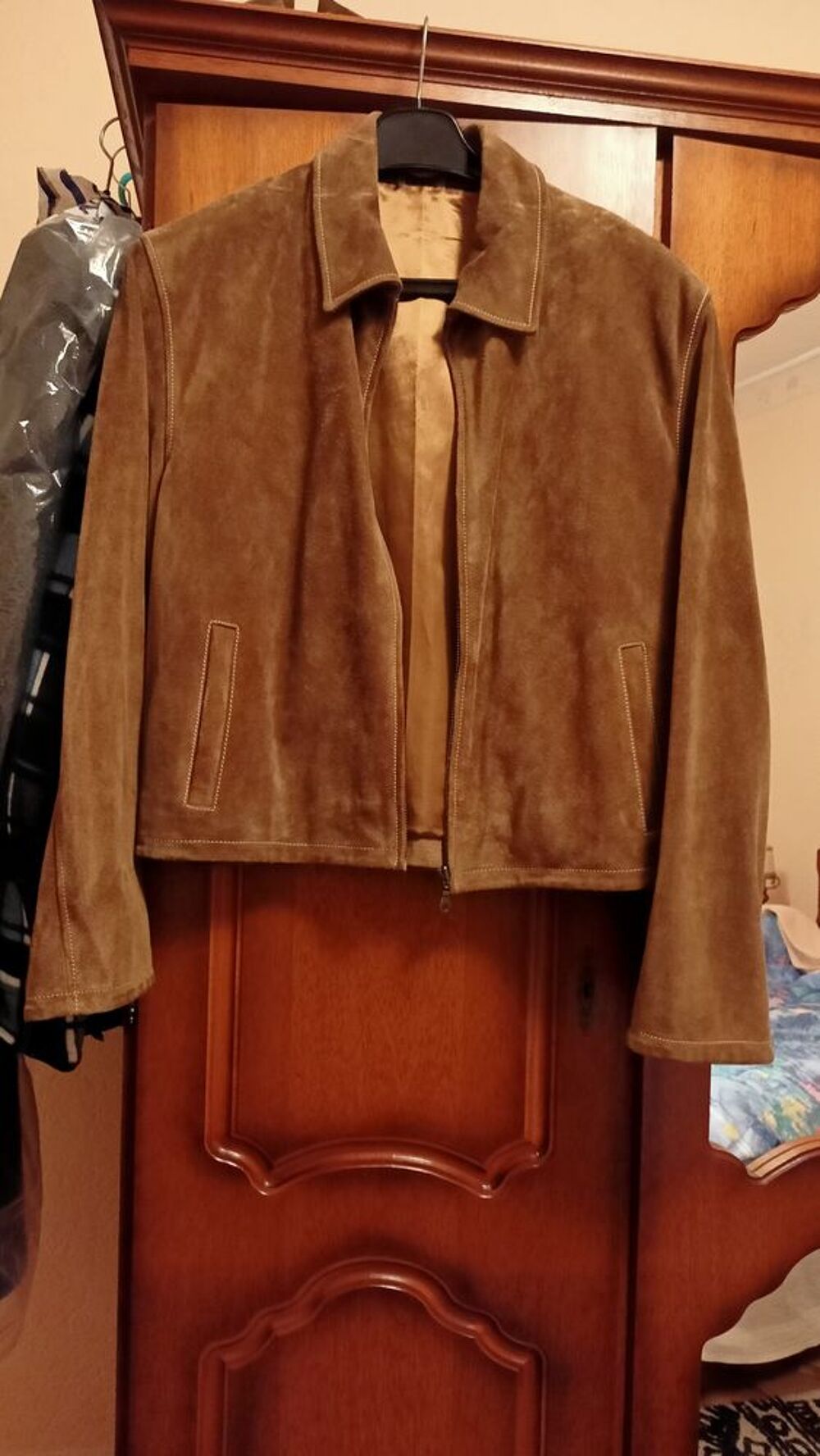 Magnifique blouson en Daim Vêtements