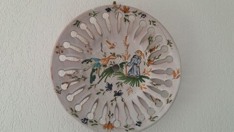 Assiette en fa�ence de MOUSTIERS 15 Mandelieu-la-Napoule (06)