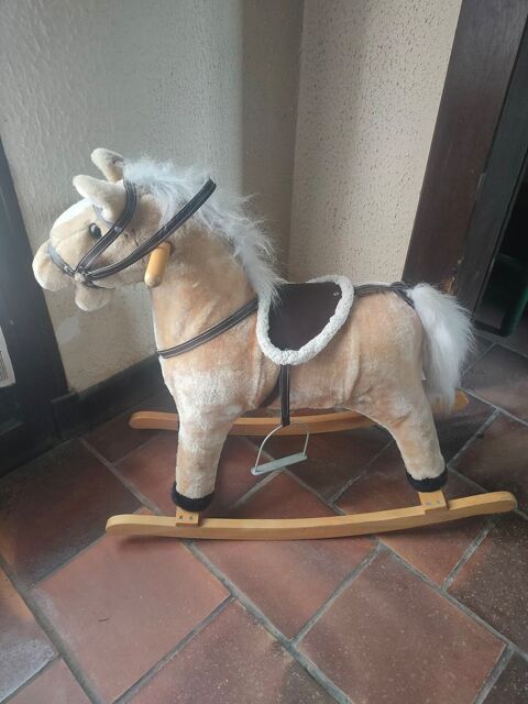 Ancien cheval � bascule 30 Avermes (03)