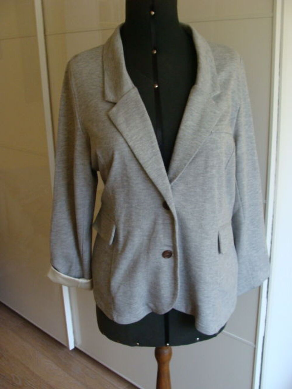 Veste femme grise 46/48 Vêtements