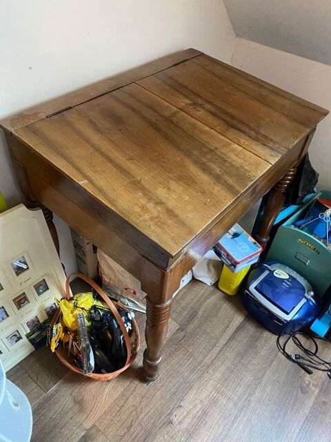 Bureau d colier vintage 25 Fontaine-la-Guyon (28)