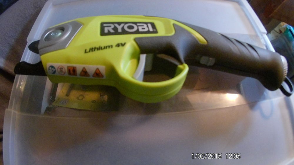 SECATEUR RYOBI 4V Bricolage