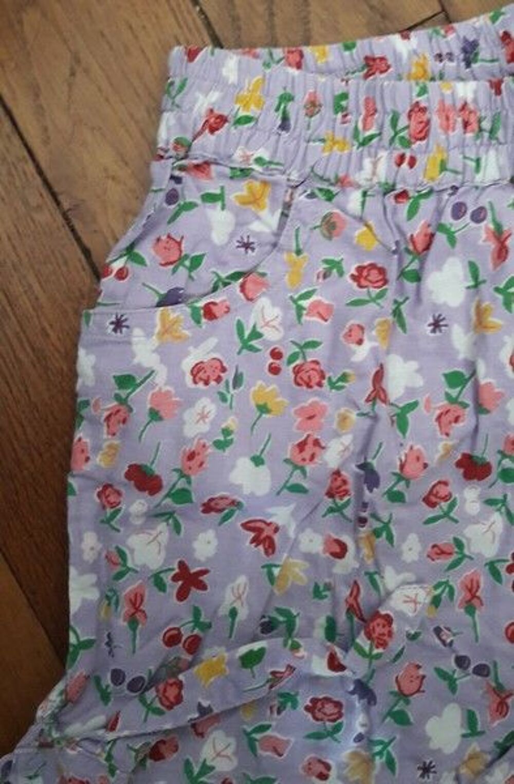 Short neuf lilas motifs fleurs, cerises T 4 ans Vêtements enfants