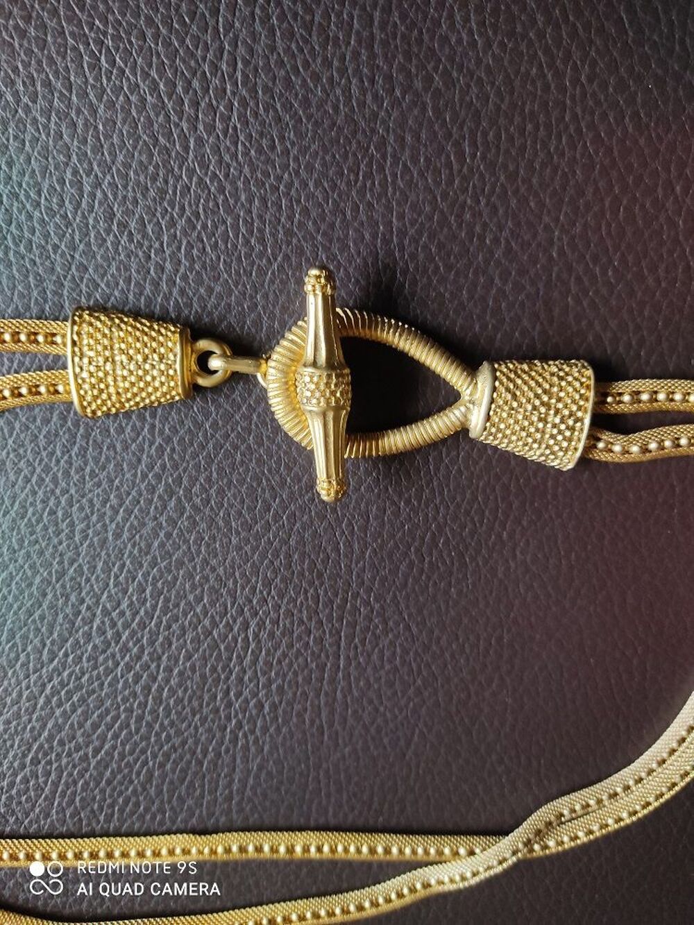 Ceinture dor&eacute;e neuf Bijoux et montres