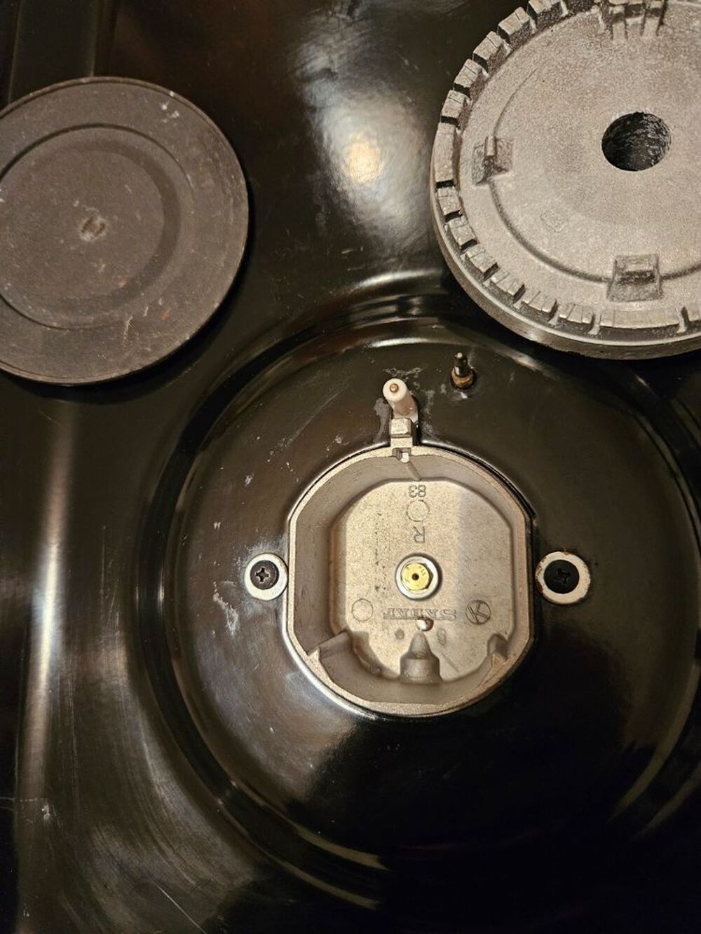 Cuisini&egrave;re mixte INDESIT tr&egrave;s bon &eacute;tat peu servi. Electrom�nager