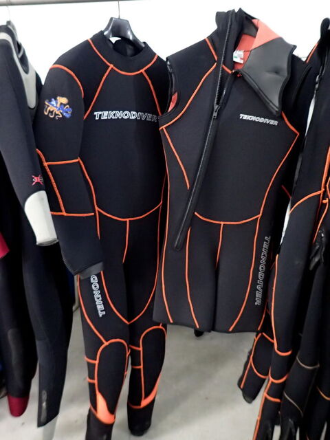  1 monopi�ce TEKNODIVER POLAR 7mm + surveste 5mm NEUVE XXL H 220 Tours (37)