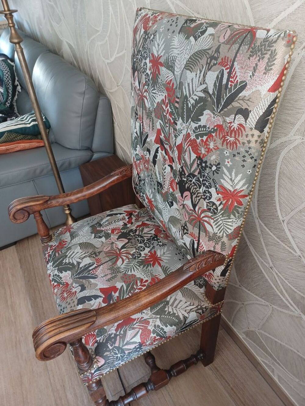 fauteuil Louis 13 enti&egrave;rement r&eacute;nov&eacute; Meubles