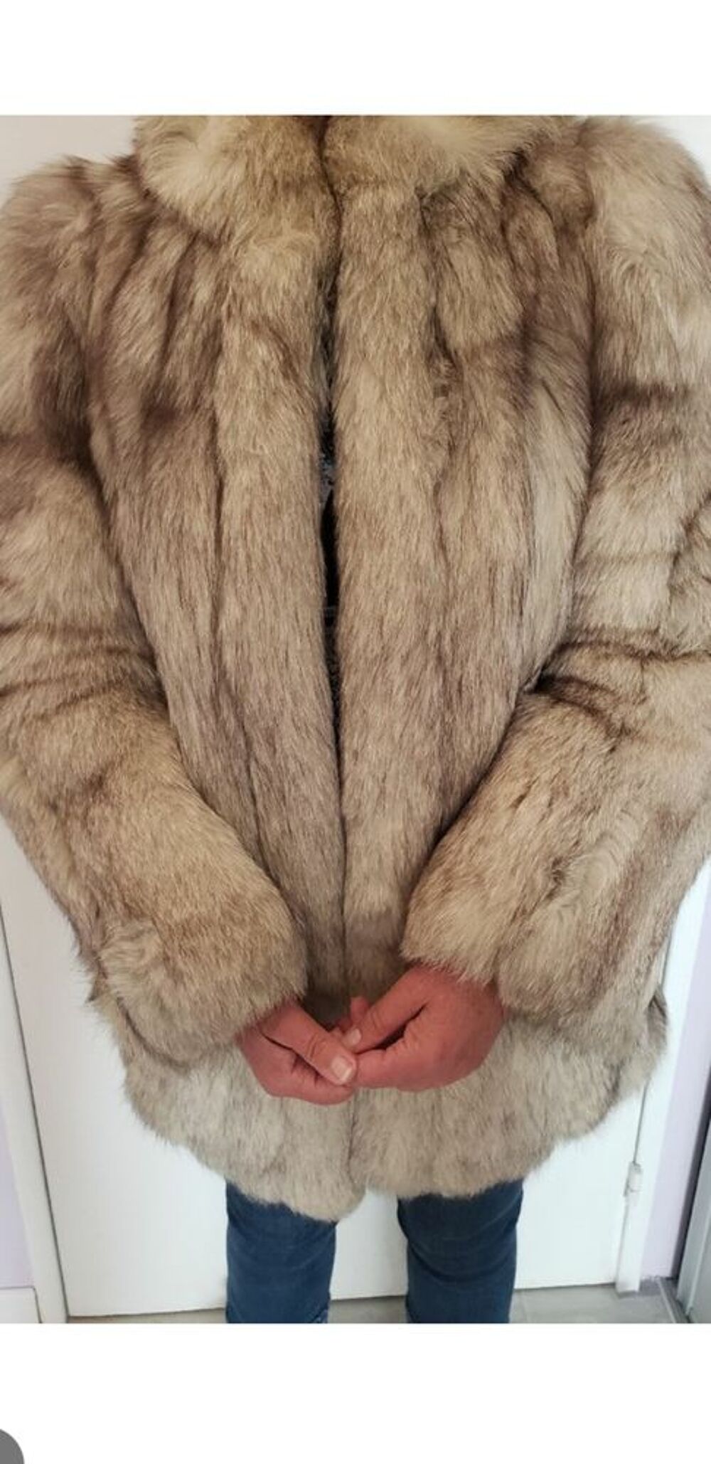 Veste fourrure Renard bleu argent&eacute;. Vêtements