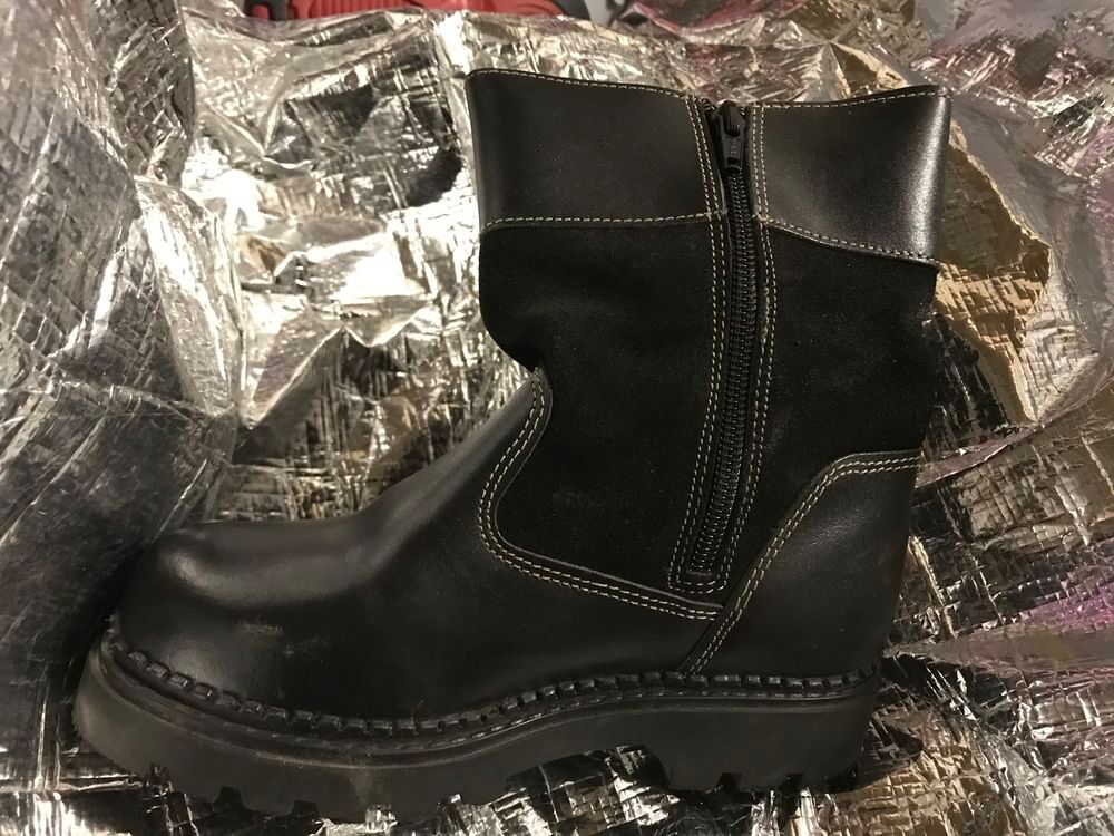 BOTTES FOURREES NOIRE GARCON P. 34 Chaussures