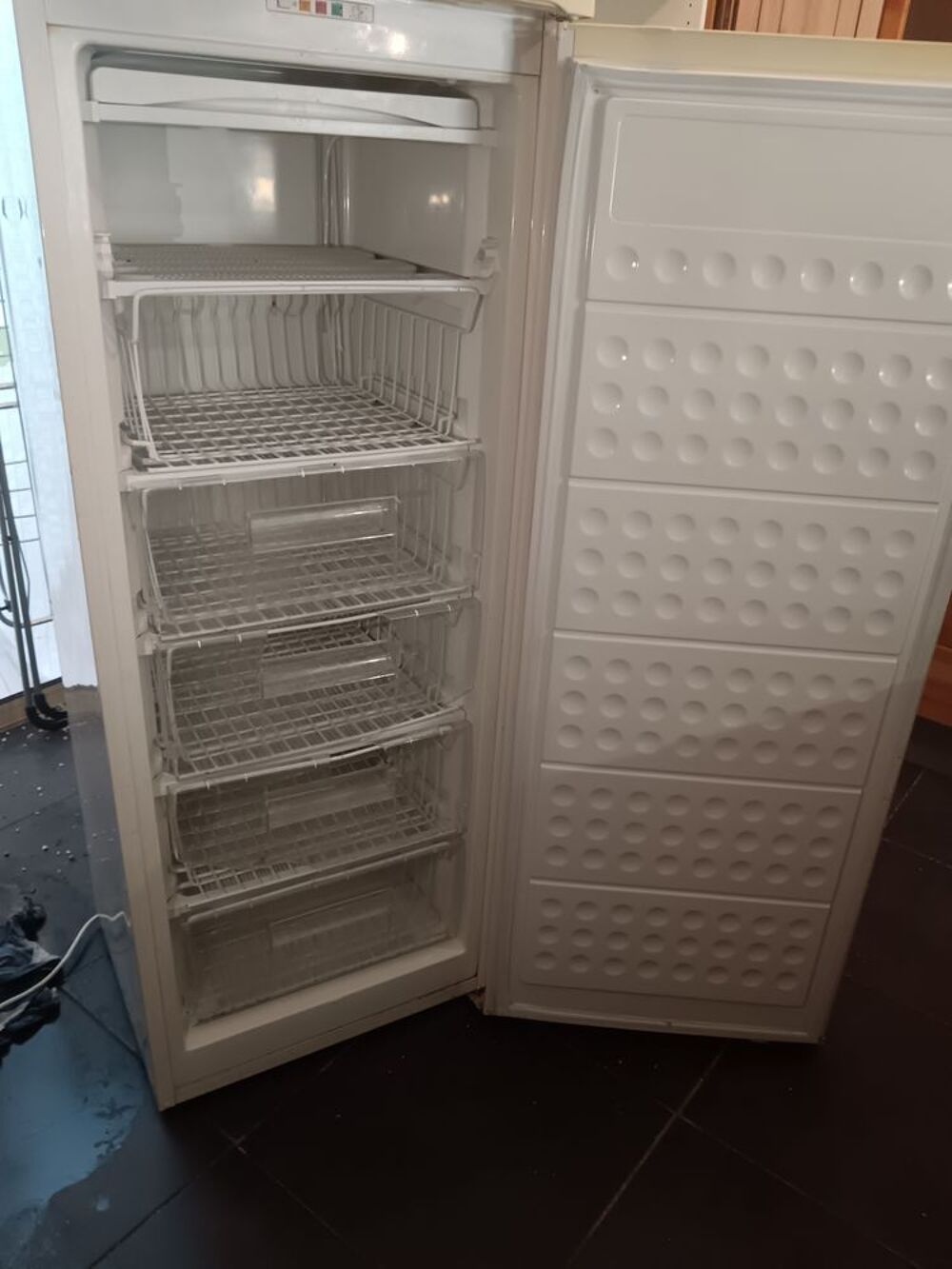 CONGELATEUR 150 L Electroménager