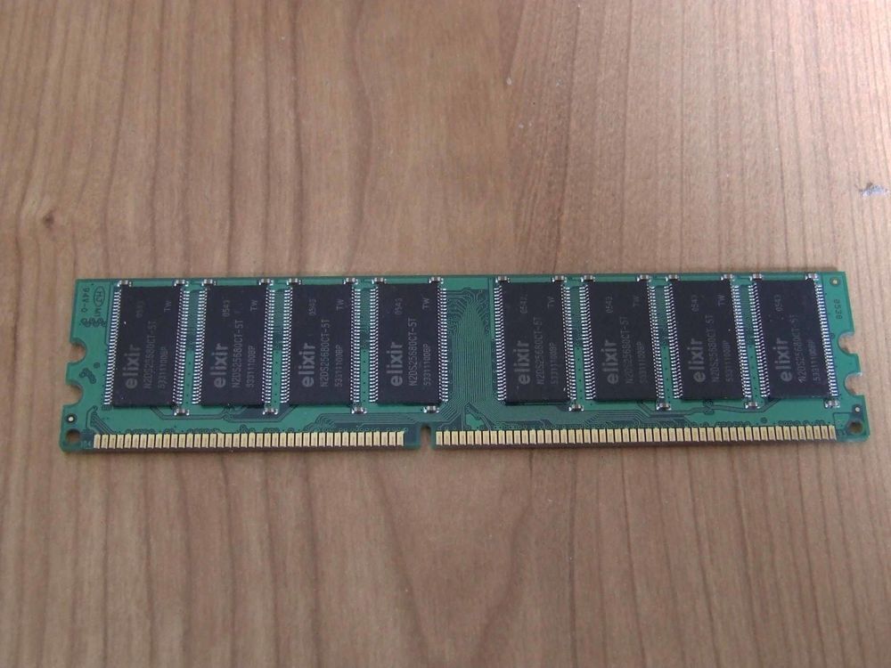 Barrette m&eacute;moire ELIXIR, DDR400 MHz, 512MB, 184 broches, TBE Matériel informatique