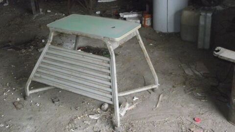 Table télévision années 1970 40 Boisset-et-Gaujac (30)