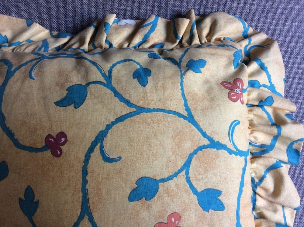 Coussin &agrave; volants D�coration