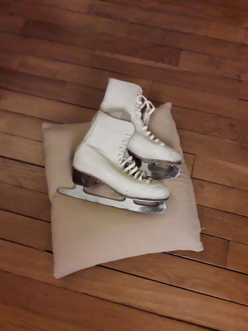 Une paire de patin &agrave; glace Sports