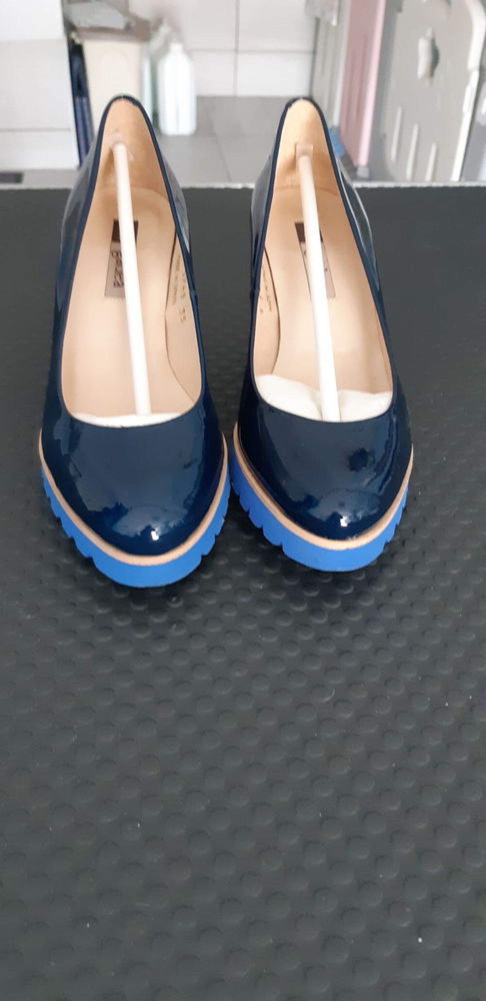 Escarpins femme en cuir vernie bleu marine Chaussures