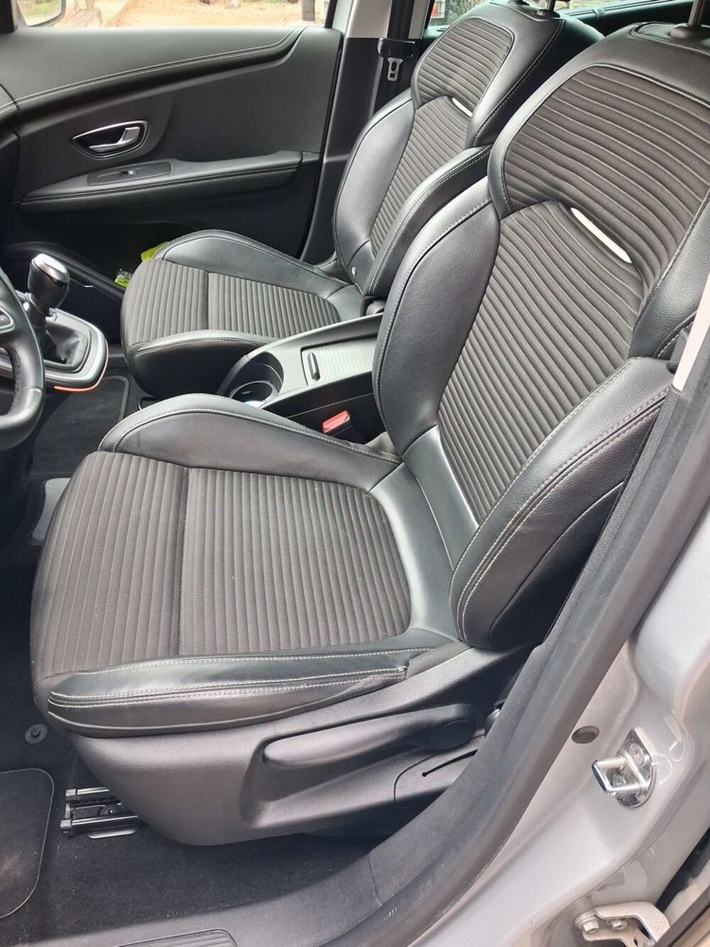 Grand scenic IV Grand Scenic Blue dCi 120 Intens 2020 occasion 14100 Saint-D&eacute;sir