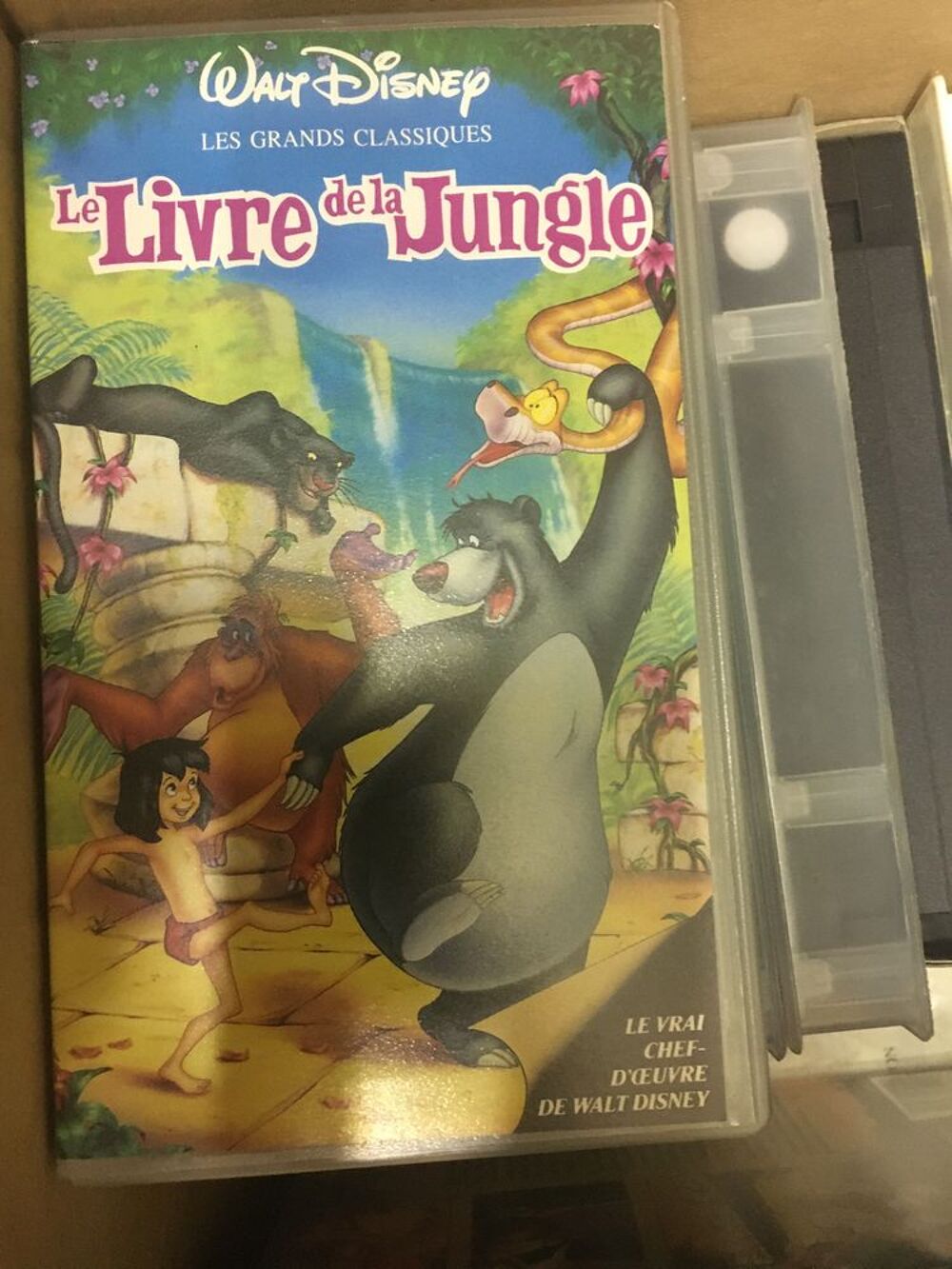 cassette vid&eacute;o Walt Disney 
Le Livre de la Jungle
DVD et blu-ray