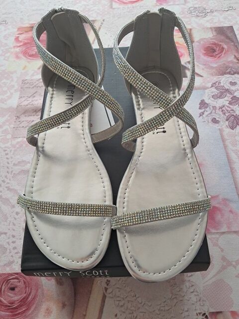 Sandalle chaussure ETE 39 neuve mode argent maison accessoir 14 F�ves (57)