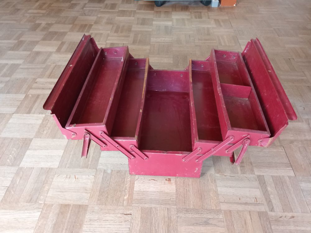  Type de produit : Caisse &agrave; outils. Bricolage