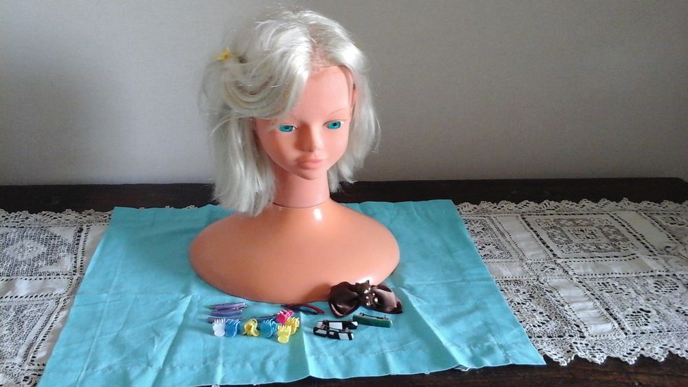 T&ecirc;te &agrave; coiffer Jeux / jouets