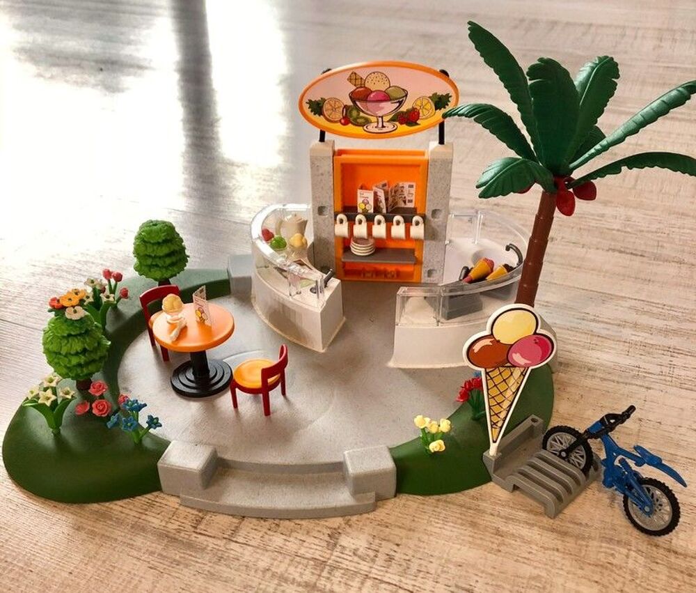 Stand de glace Playmobil en tr&egrave;s bon &eacute;tat Jeux / jouets