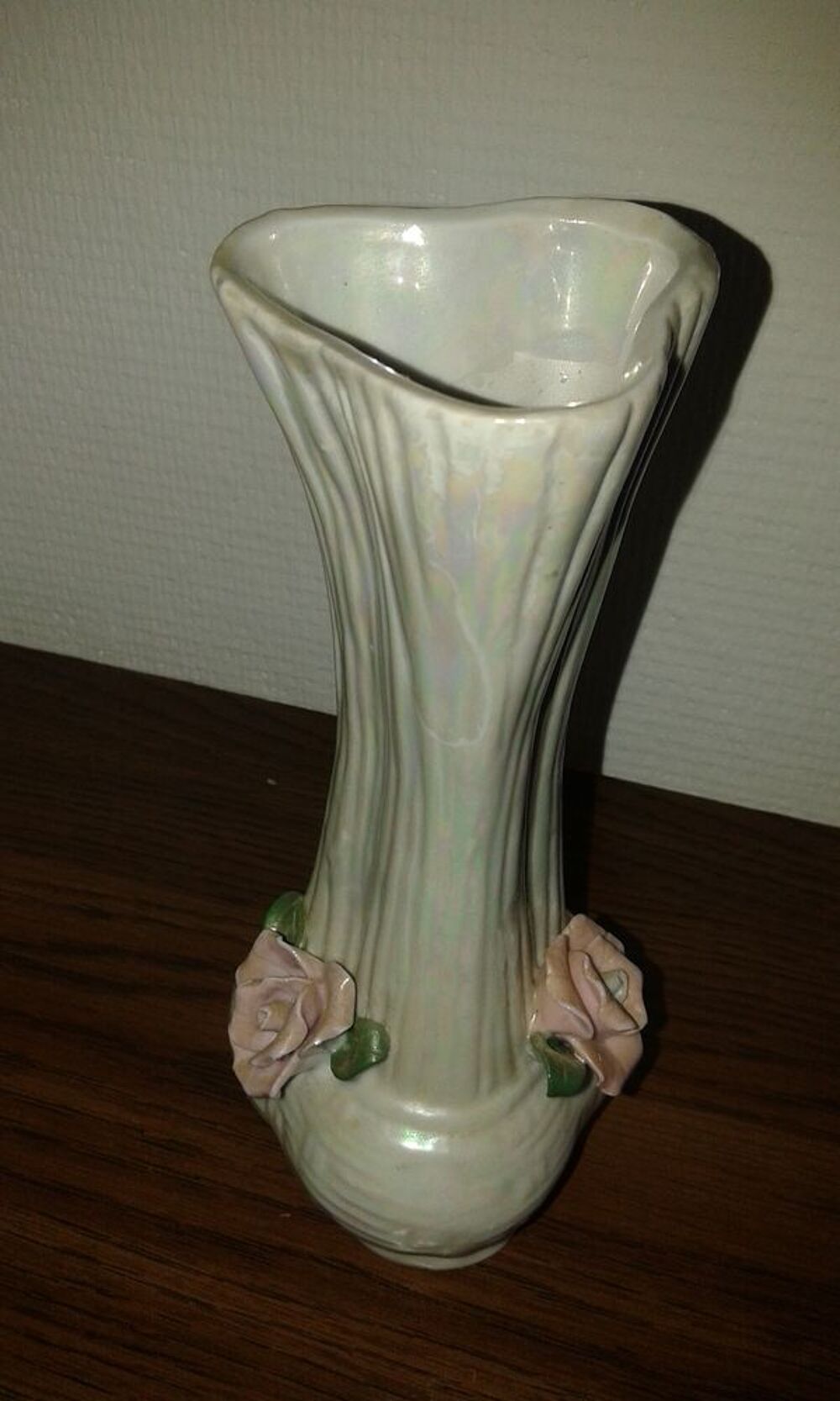 Tr&eacute;s jolie vase vintage d&eacute;cor fleuri Décoration