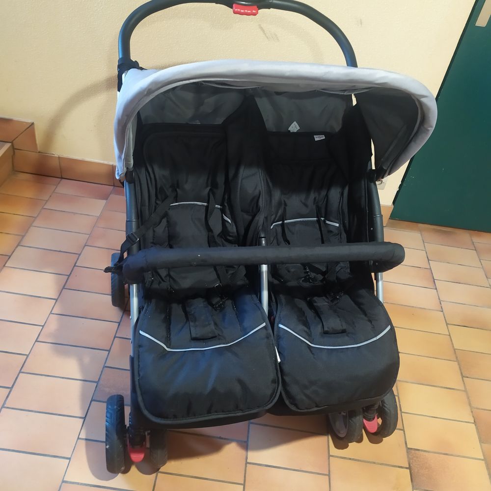 Poussette double c&ocirc;te &agrave; c&ocirc;te Puériculture