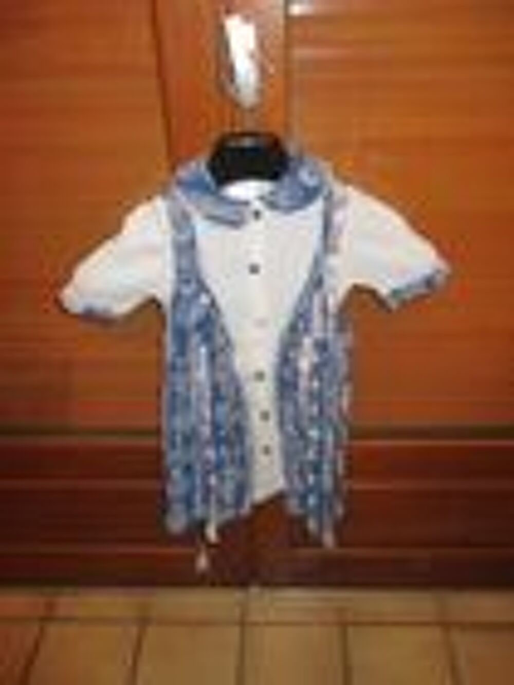 Robe bleue et blanc fleurie tr&egrave;s belle Vêtements enfants