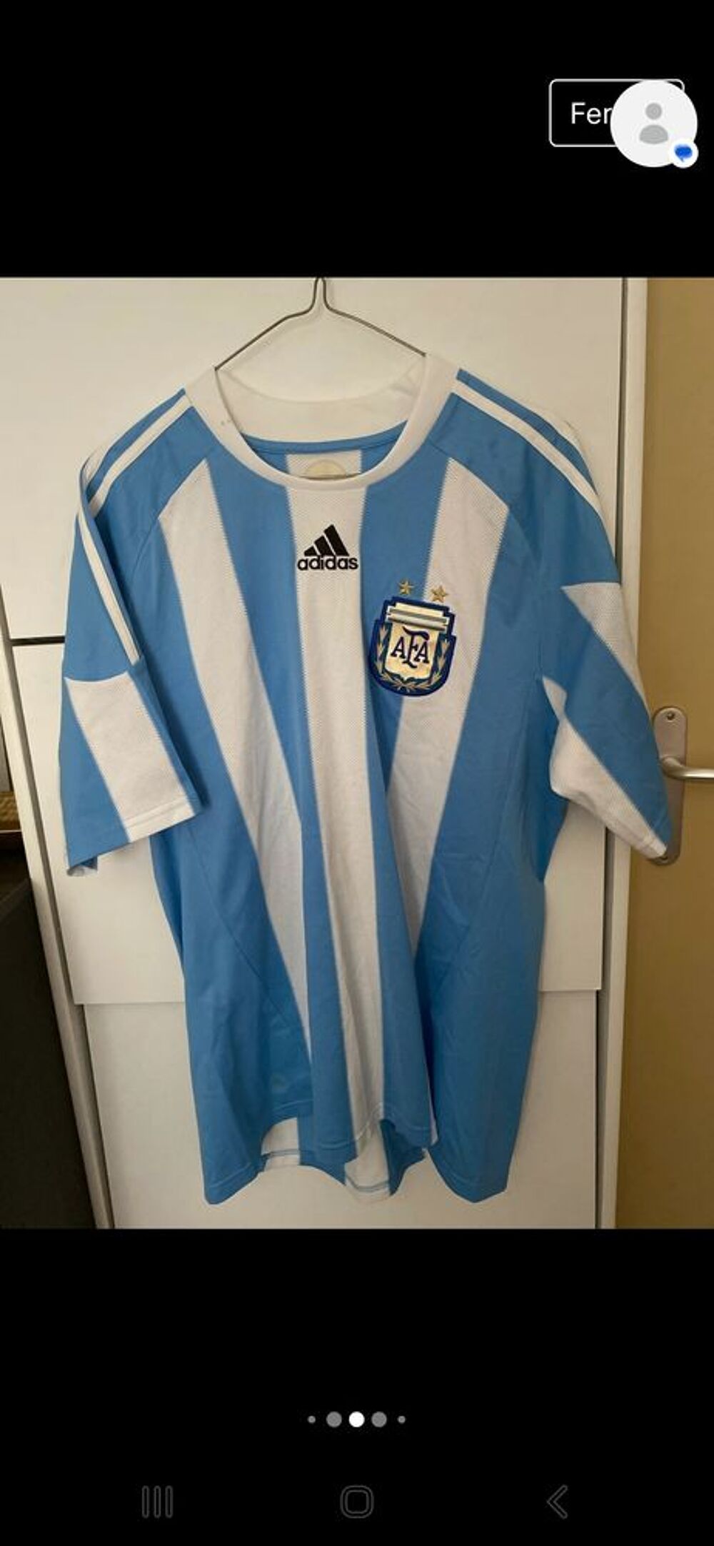 MAILLOT DE FOOTBALL VINTAGE. 
Vêtements