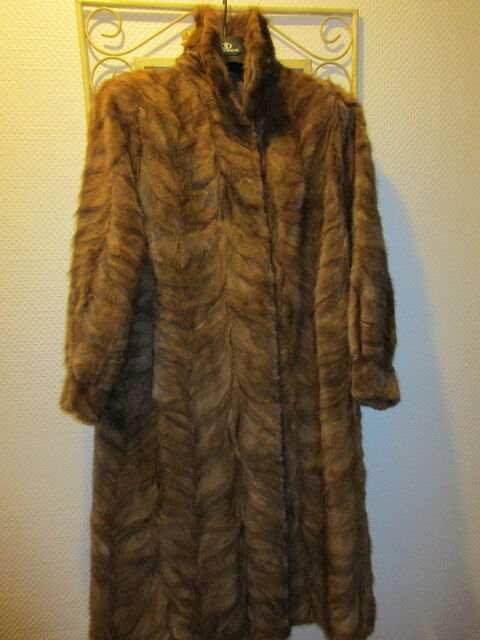 Manteau en gorges de visons 100 Saint-Quentin (02)