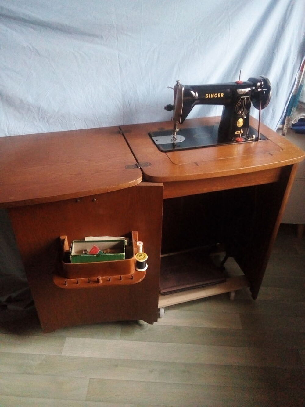 Machine &agrave; coudre &agrave; p&eacute;dale 